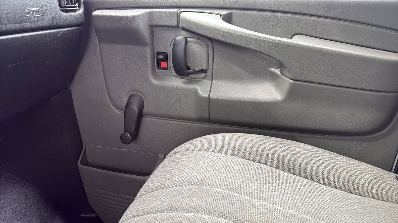 Used 2011 Chevrolet Express 2500 image 19