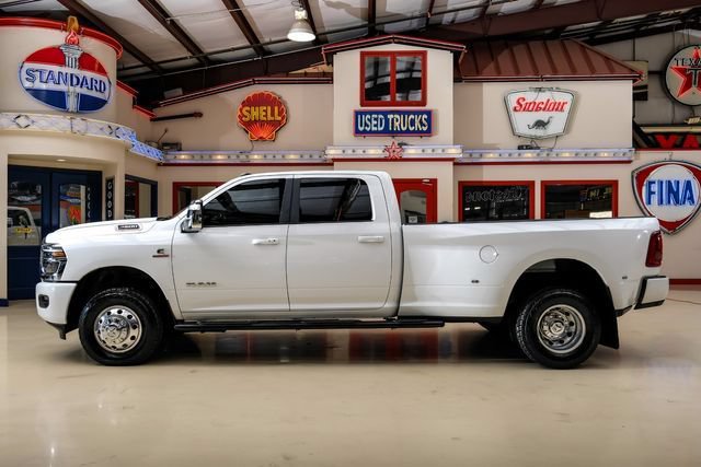 Used 2026 RAM 3500 Laramie AWD/4WD image 12