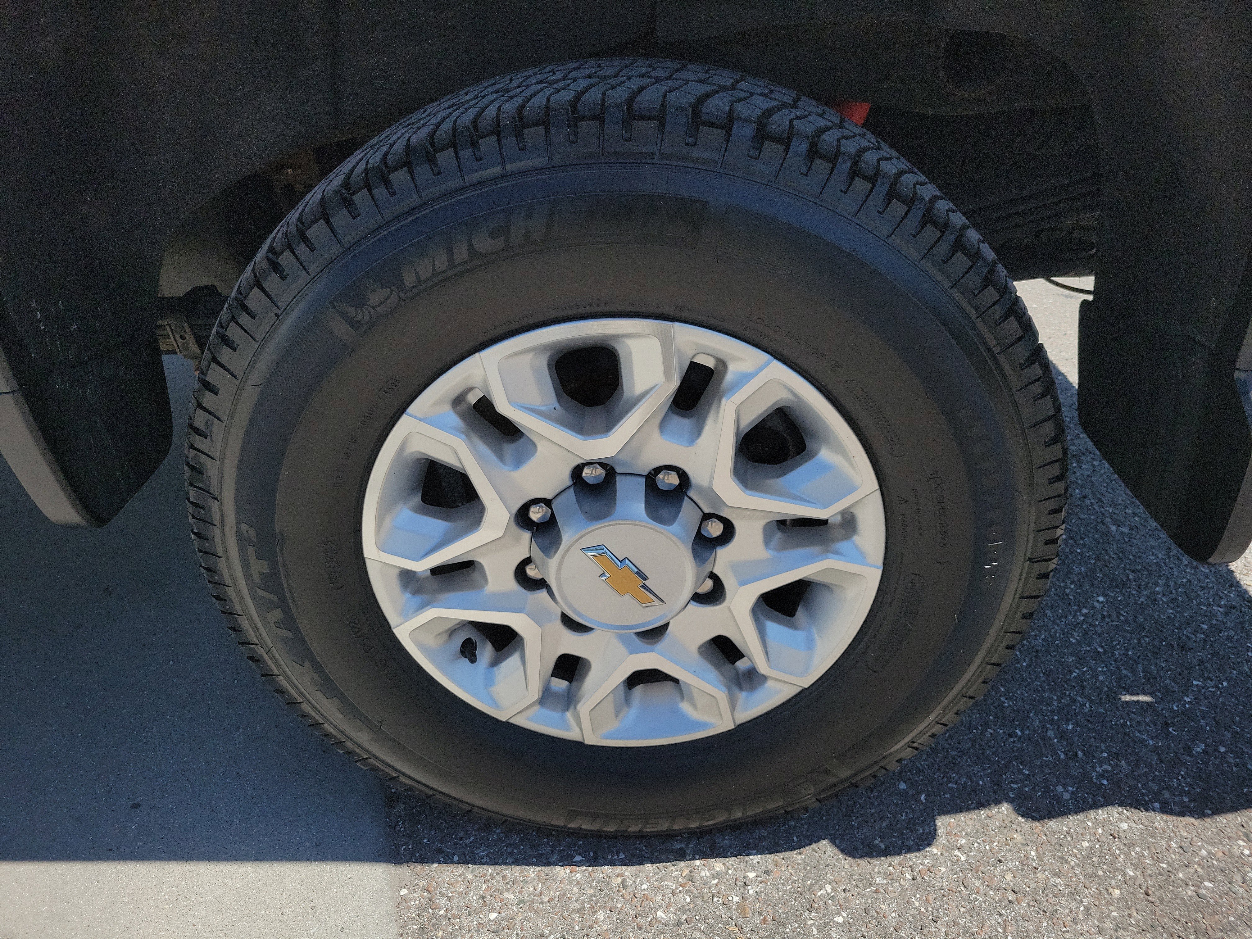 Certified 2024 Chevrolet Silverado 2500 LT AWD/4WD image 37