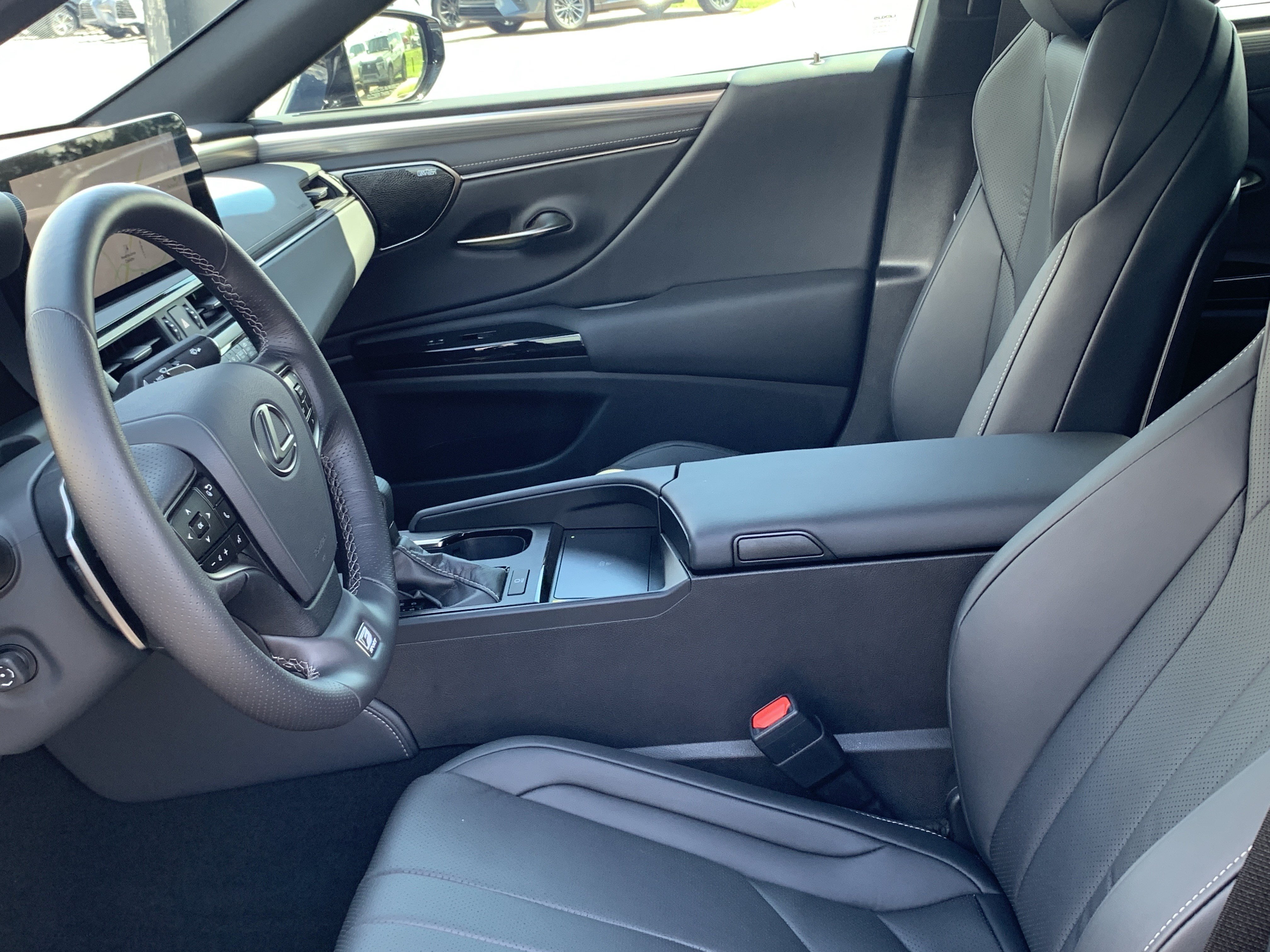 Certified 2025 Lexus ES 350 F Sport w/ Accessory Package (Z2) FWD image 16