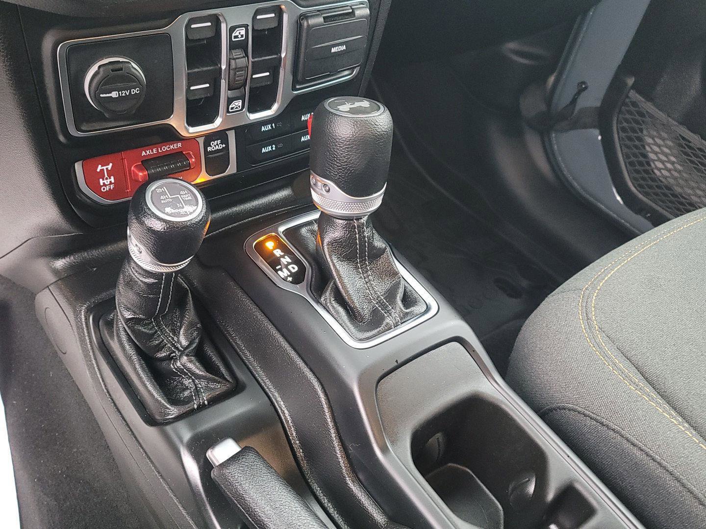 Used 2025 Jeep Wrangler Willys image 31