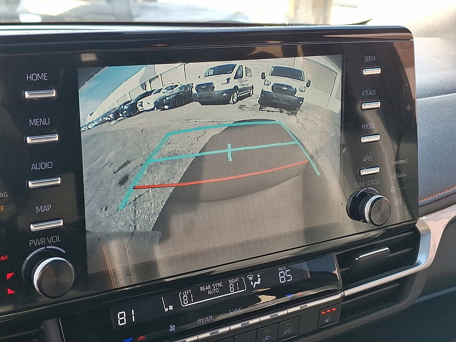 Used 2024 Toyota Sienna XSE w/ XSE Plus Package image 19