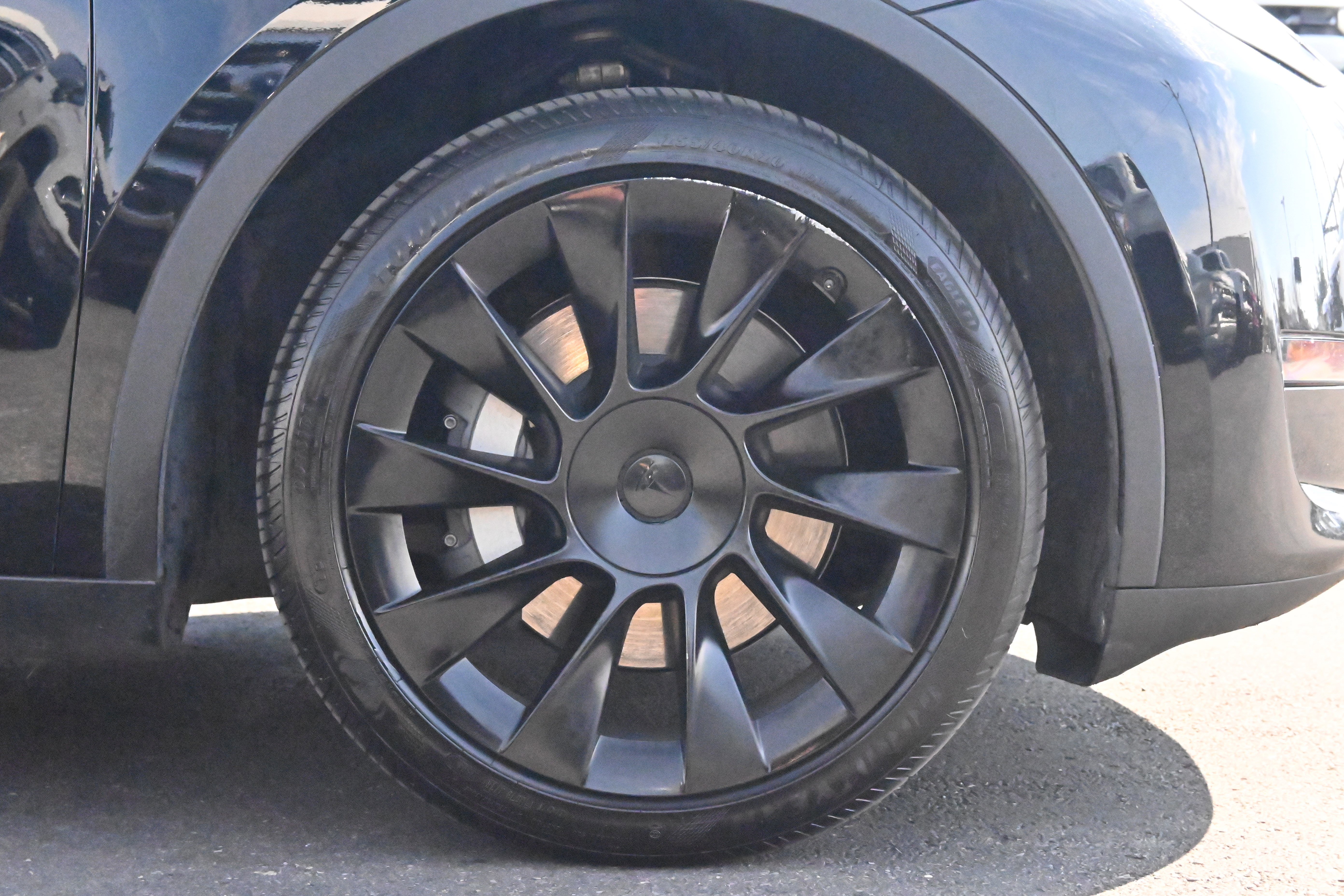 Used 2023 Tesla Model Y Long Range image 23