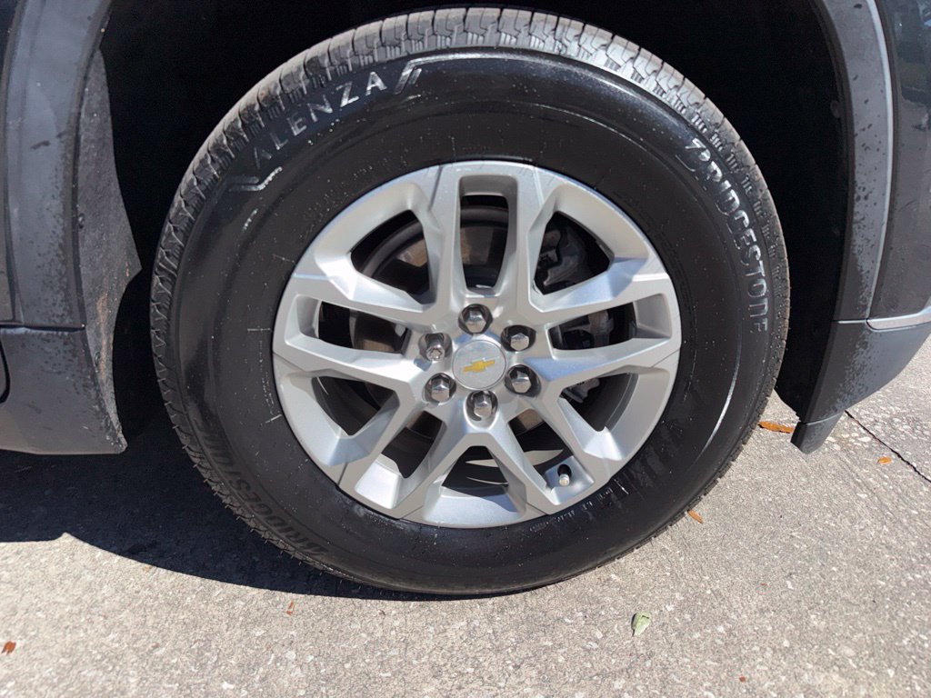 Used 2021 Chevrolet Traverse LT FWD image 37