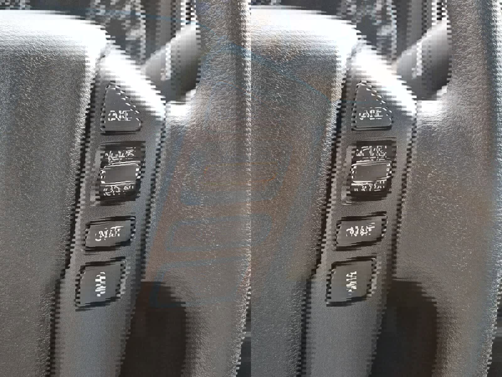 Used 2025 Nissan Frontier SV image 13