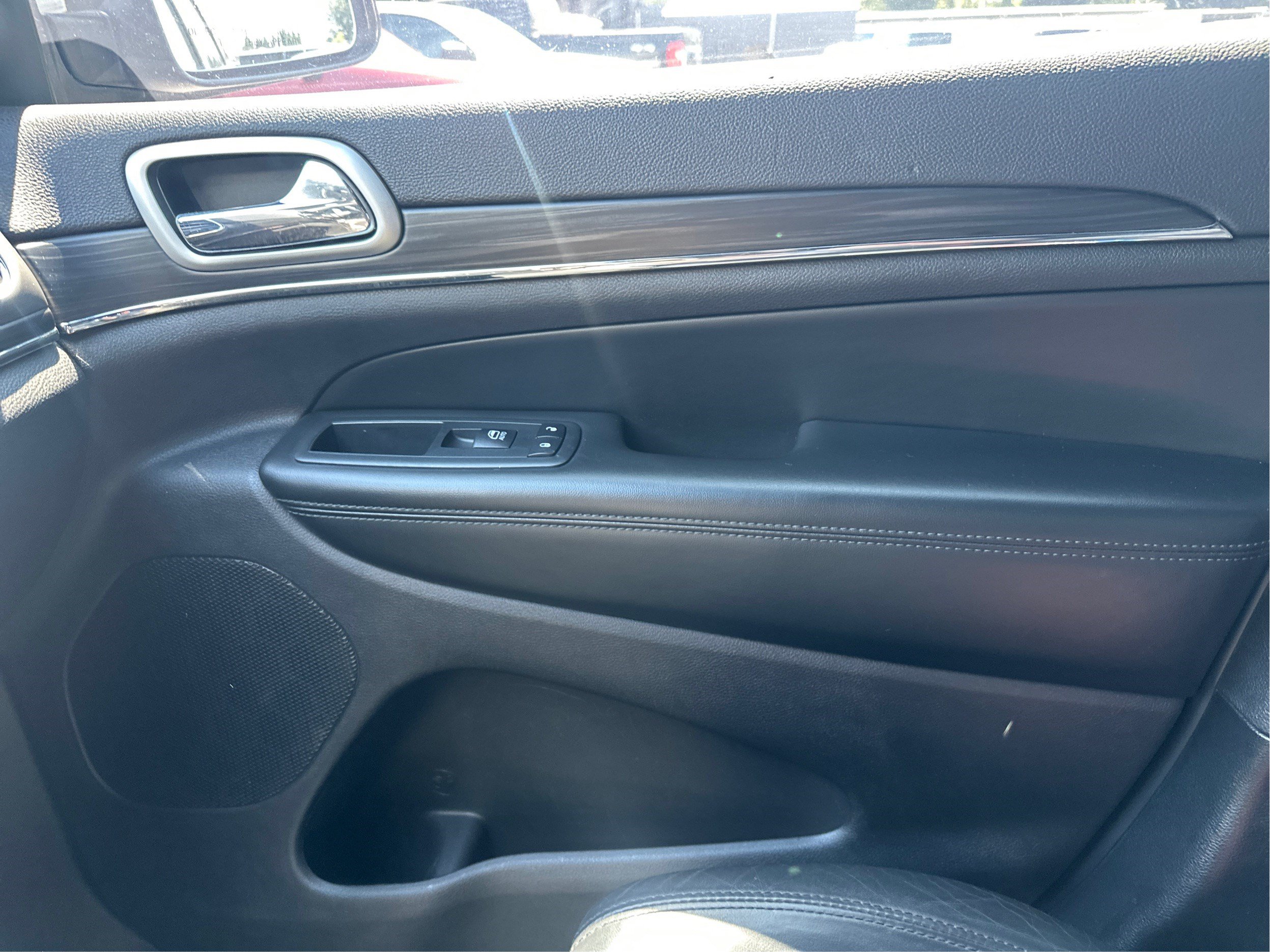 Used 2019 Jeep Grand Cherokee Limited AWD/4WD image 22