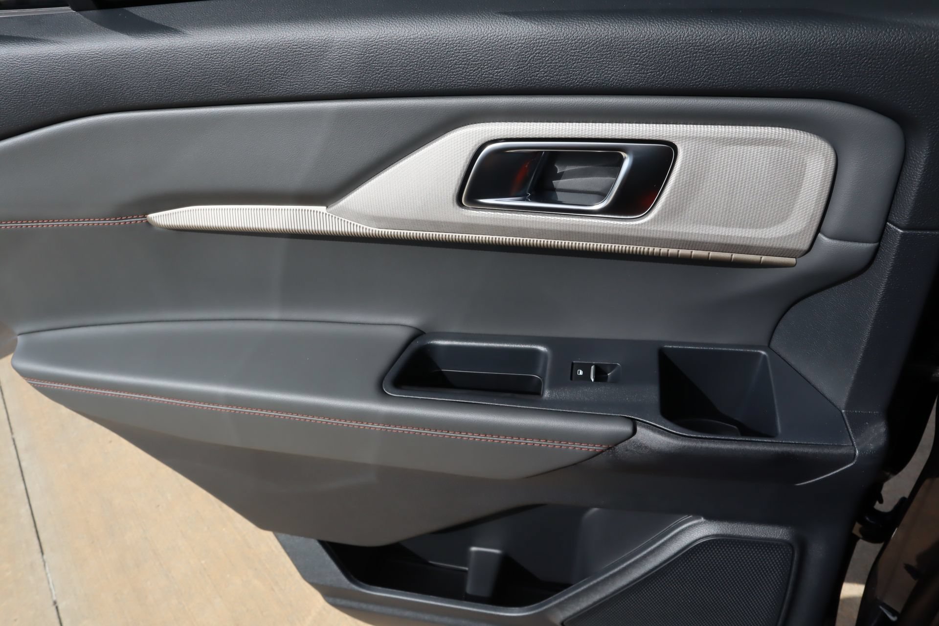 New 2026 Ford Explorer Active w/ Active Comfort Package RWD image 18
