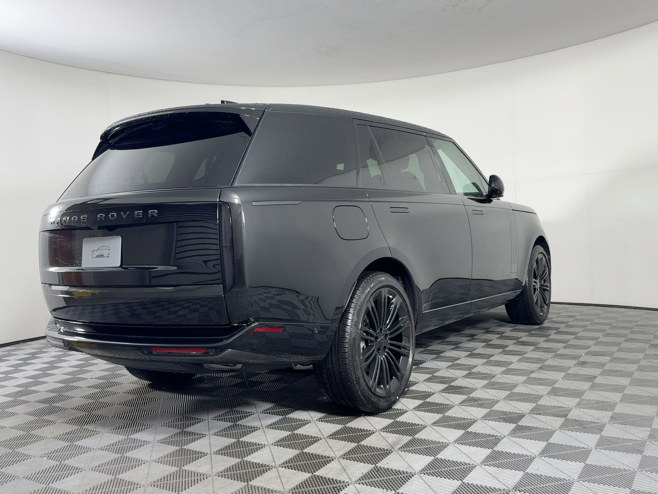 New 2026 Land Rover Range Rover Long Wheelbase SE AWD/4WD image 9