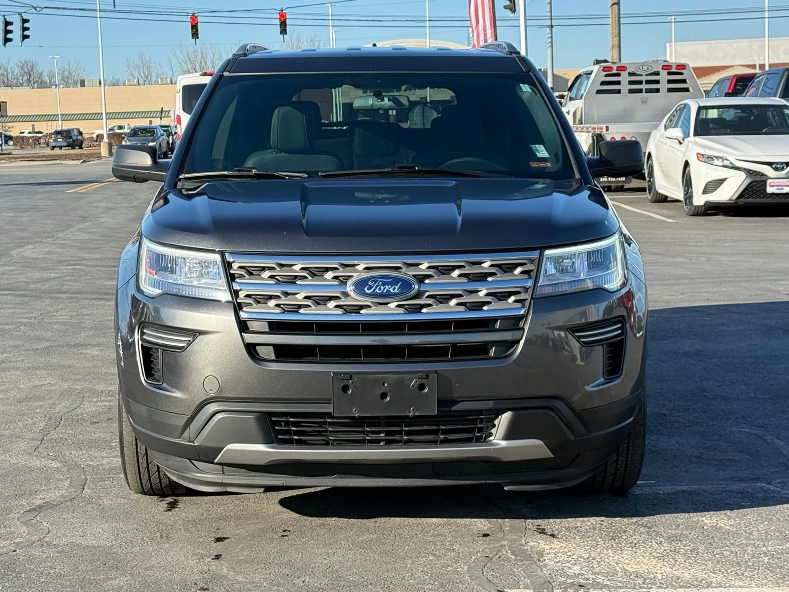 Used 2018 Ford Explorer XLT image 8