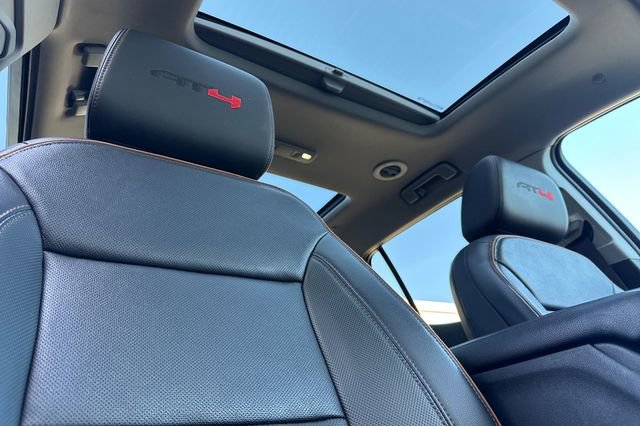 Used 2022 GMC Acadia AT4 w/ Technology Package image 21