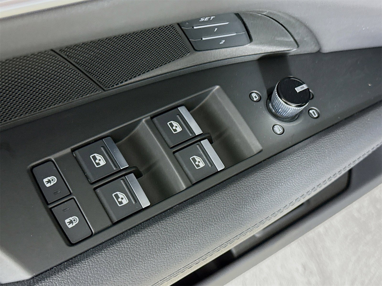 Certified 2022 Audi e-tron GT Premium Plus image 18