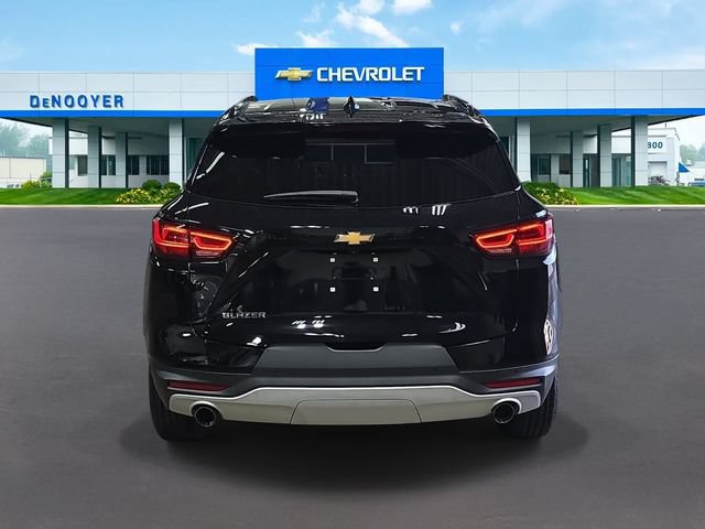 New 2025 Chevrolet Blazer LT w/ Convenience Package FWD image 9