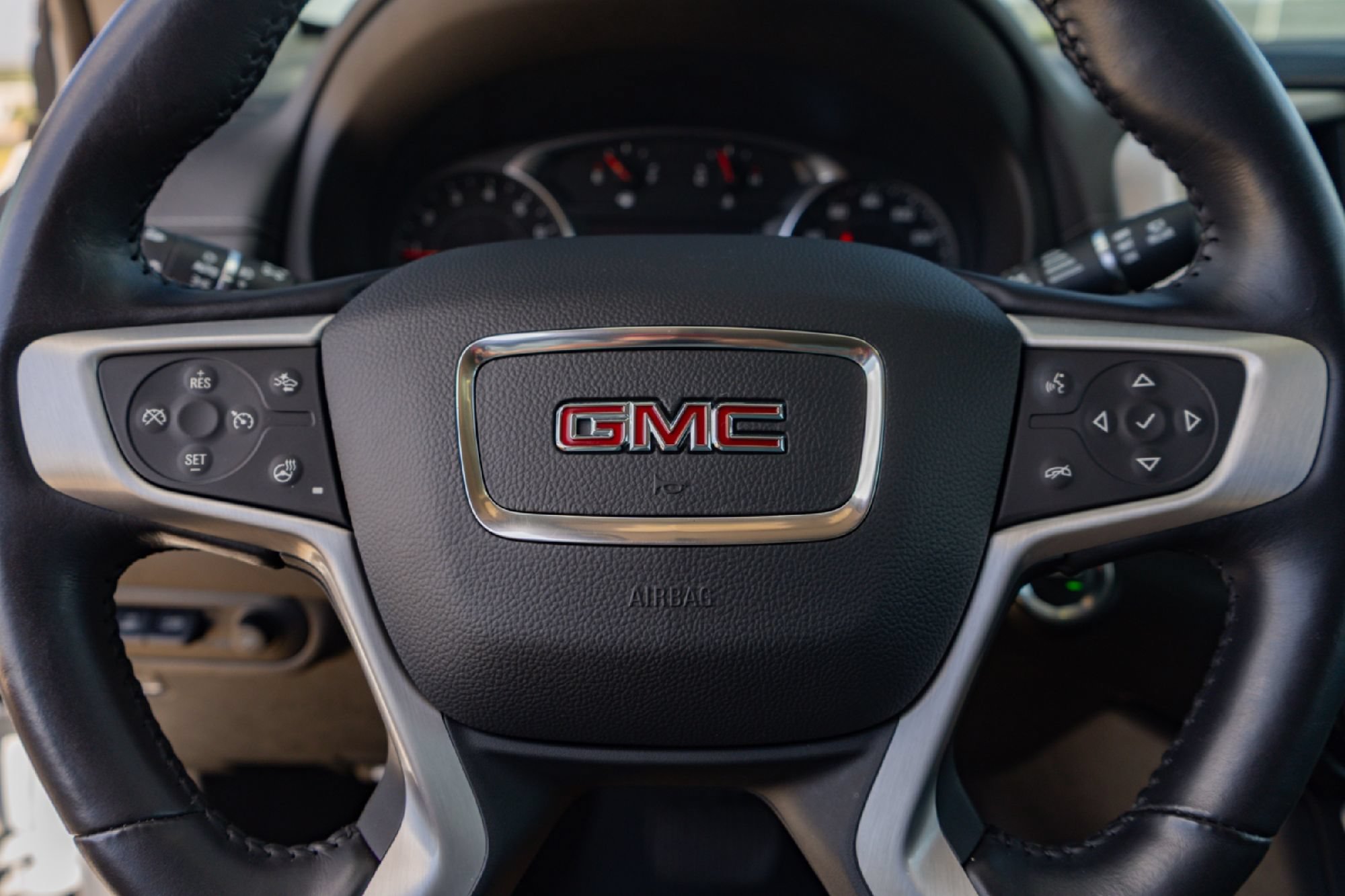Used 2022 GMC Terrain SLT w/ Infotainment Package II AWD/4WD image 11