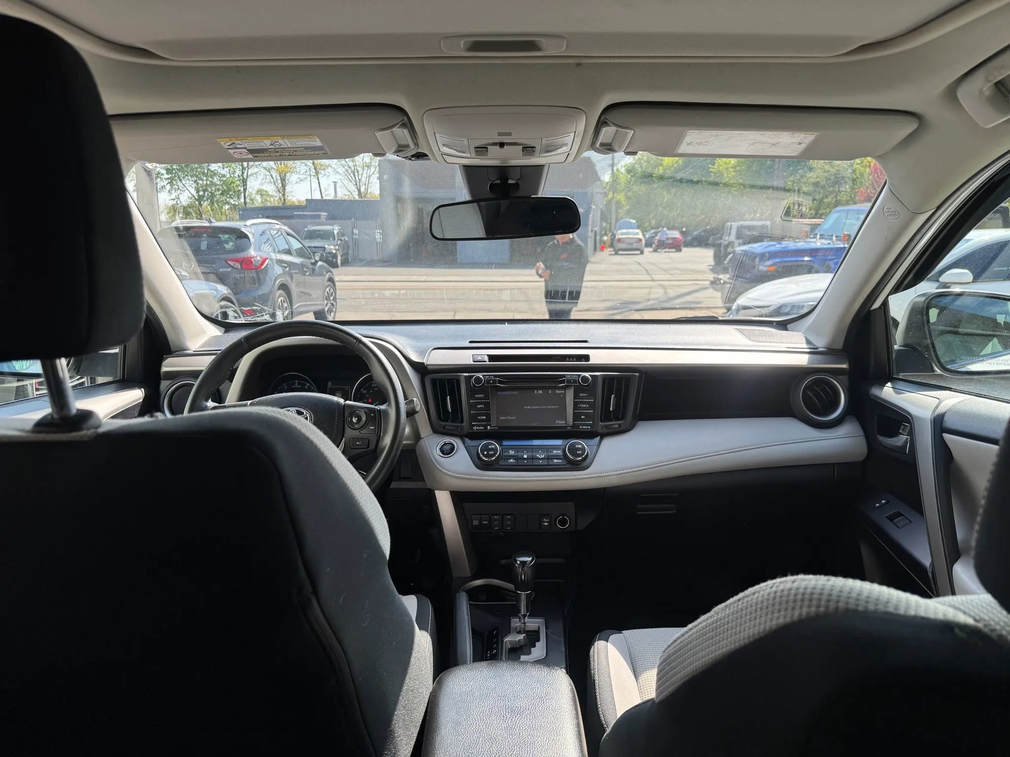 Used 2018 Toyota RAV4 XLE AWD/4WD image 23
