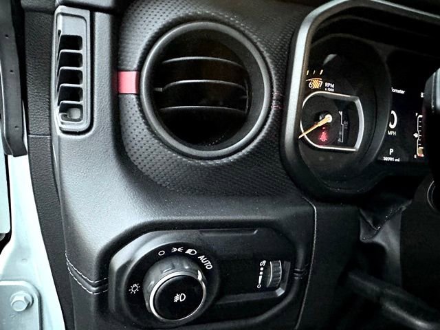 Used 2024 Jeep Wrangler Unlimited Rubicon image 17