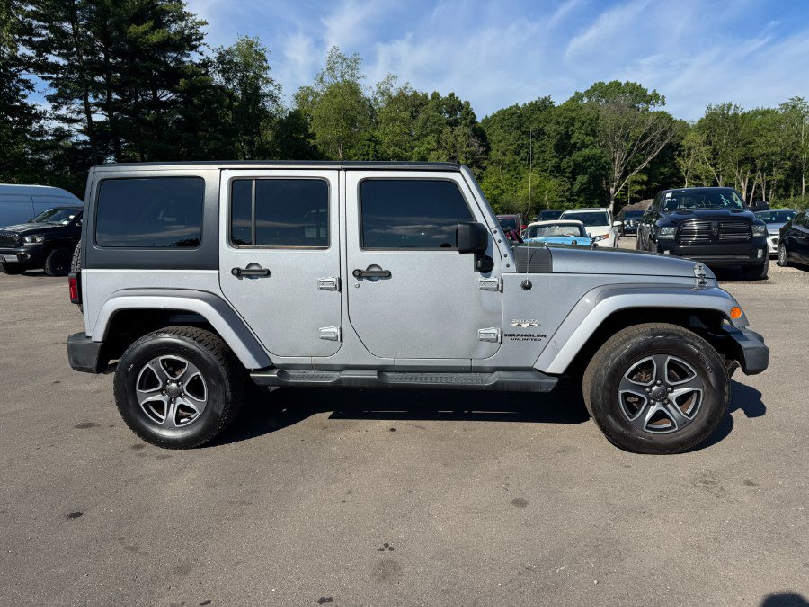 Used 2016 Jeep Wrangler Unlimited Sahara AWD/4WD image 6