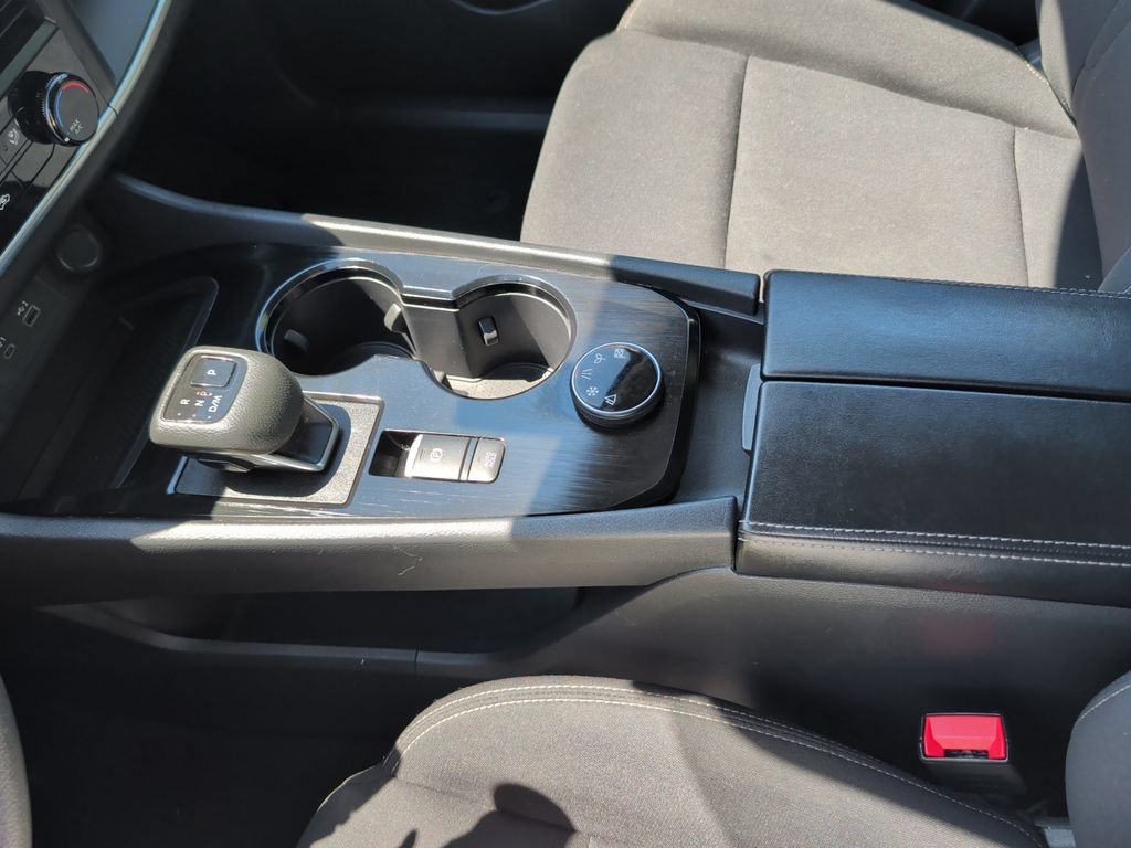 Used 2023 Nissan Rogue S AWD/4WD image 25