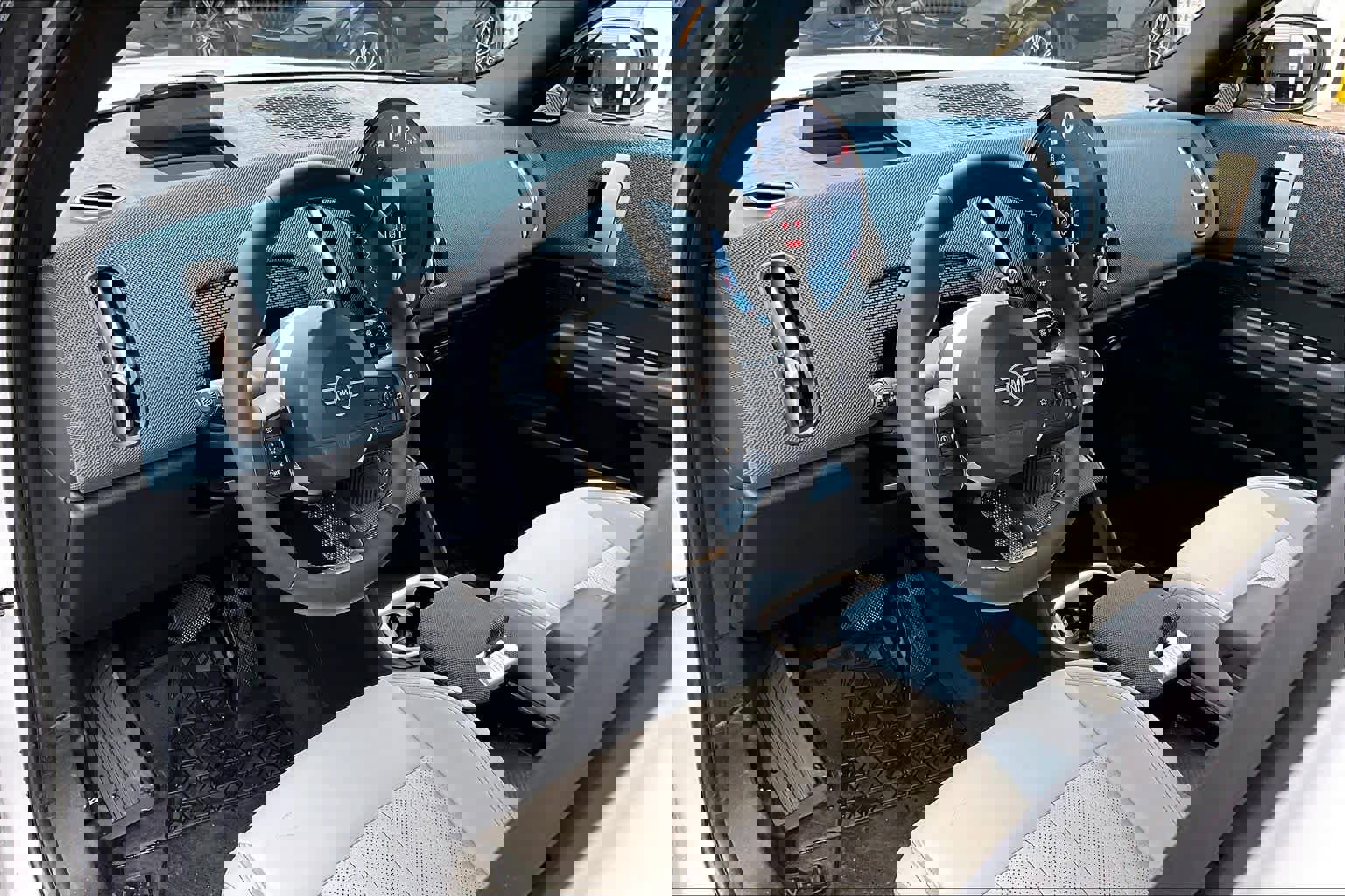 Used 2025 MINI Cooper Countryman S w/ Comfort Package Max image 16