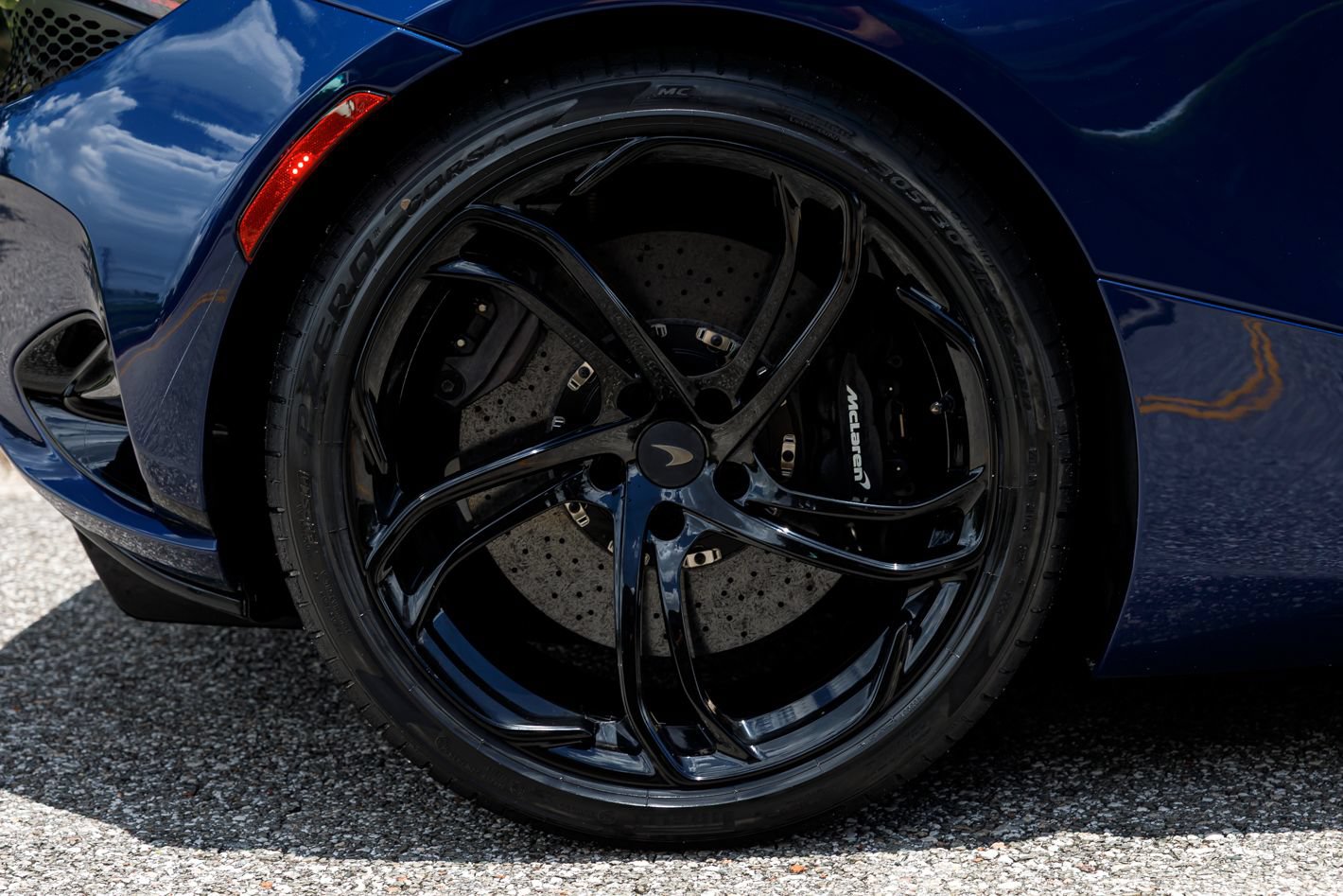 Used 2025 McLaren 750S RWD image 16