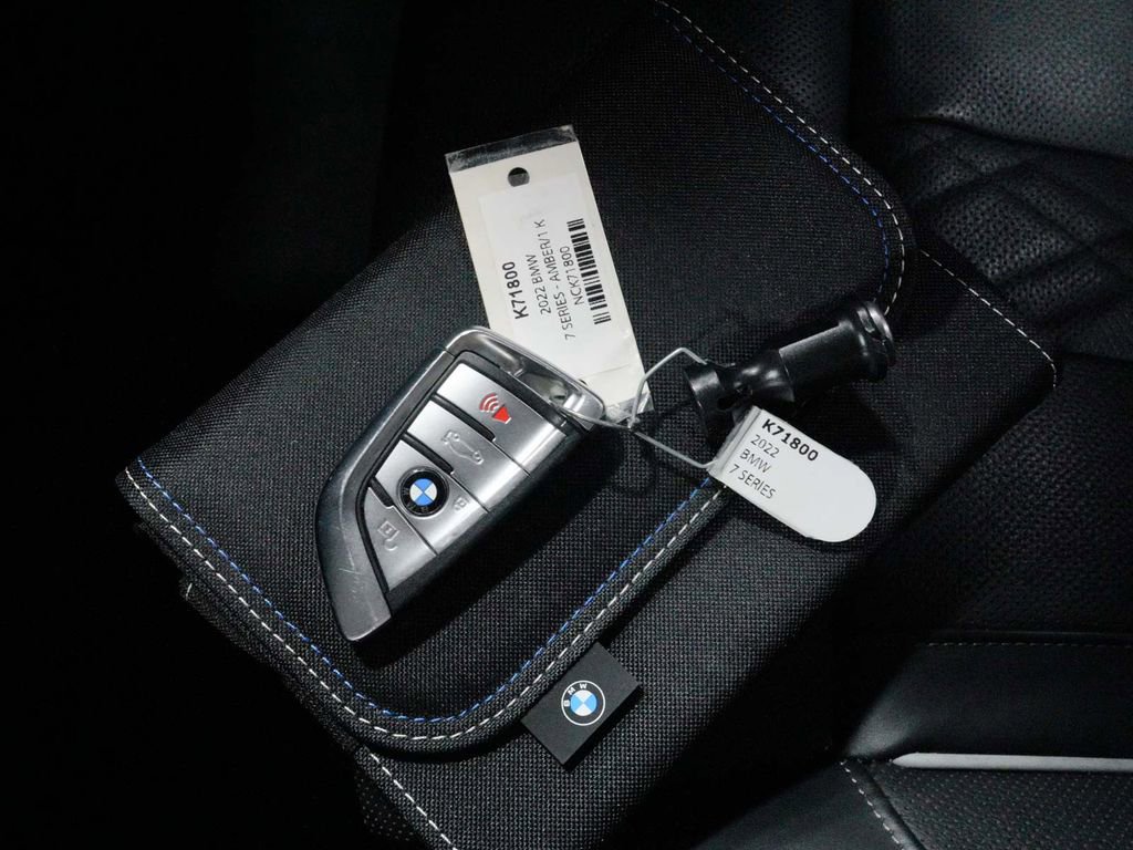 Used 2022 BMW 750i xDrive w/ Executive Package AWD/4WD image 24