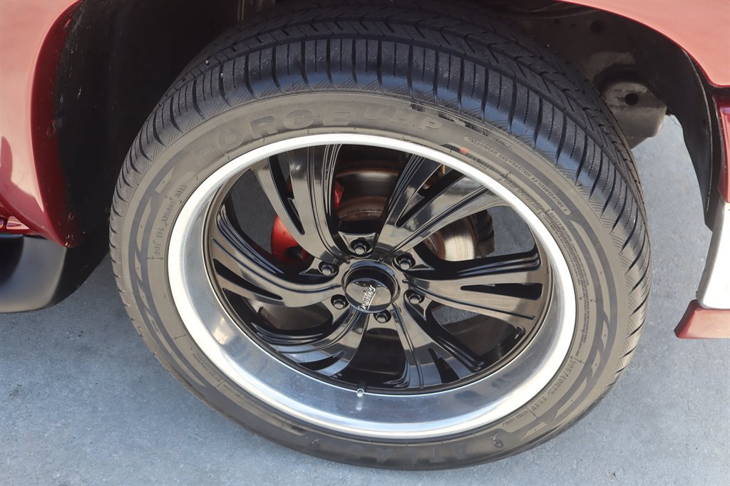 Used 2002 Chevrolet Tahoe LS w/ Traction Pkg RWD image 12