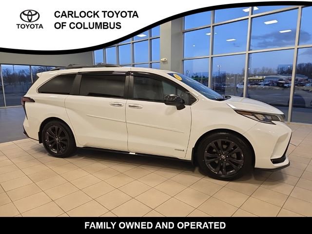 Used 2021 Toyota Sienna XSE w/ XSE Plus Package image 5