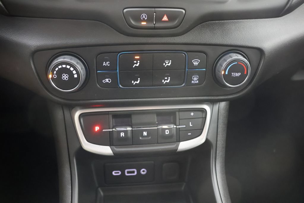 Used 2023 GMC Terrain SLE FWD image 15