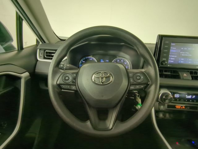 Used 2021 Toyota RAV4 LE AWD/4WD image 26
