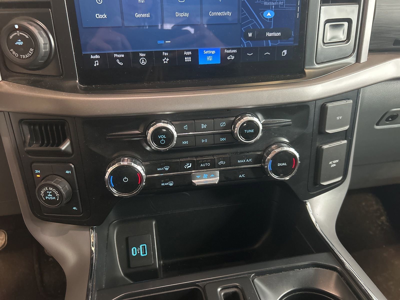 Used 2024 Ford F150 XLT w/ Mobile Office Package image 23