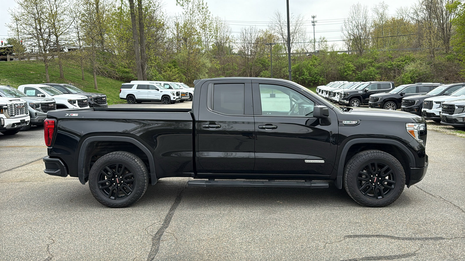 Used 2020 GMC Sierra 1500 Elevation w/ Elevation Value Package AWD/4WD image 5
