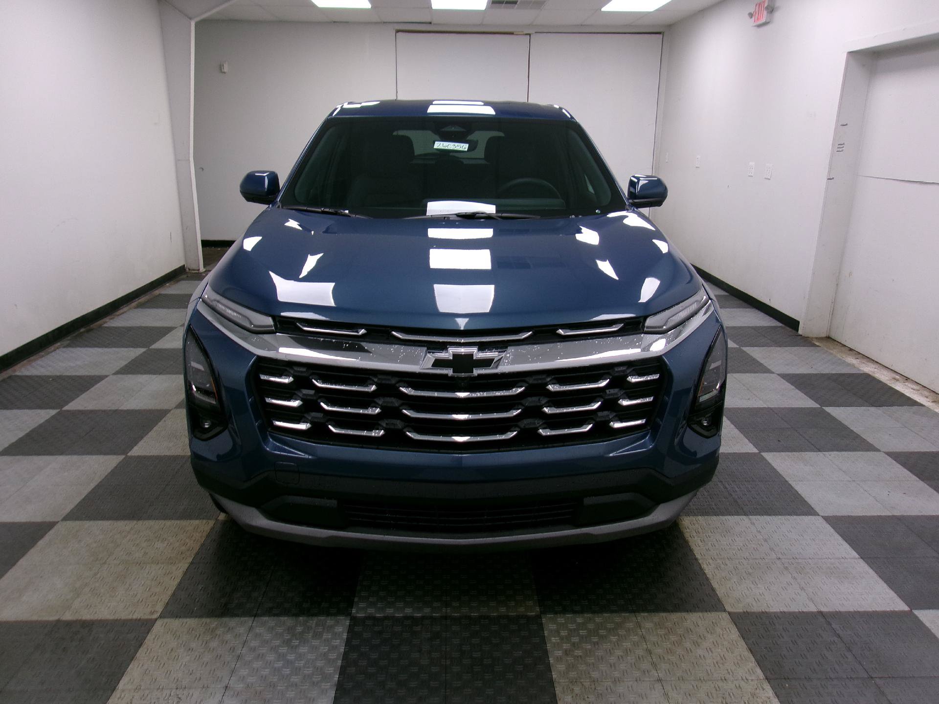 New 2026 Chevrolet Equinox LT w/ Convenience Package II AWD/4WD image 16