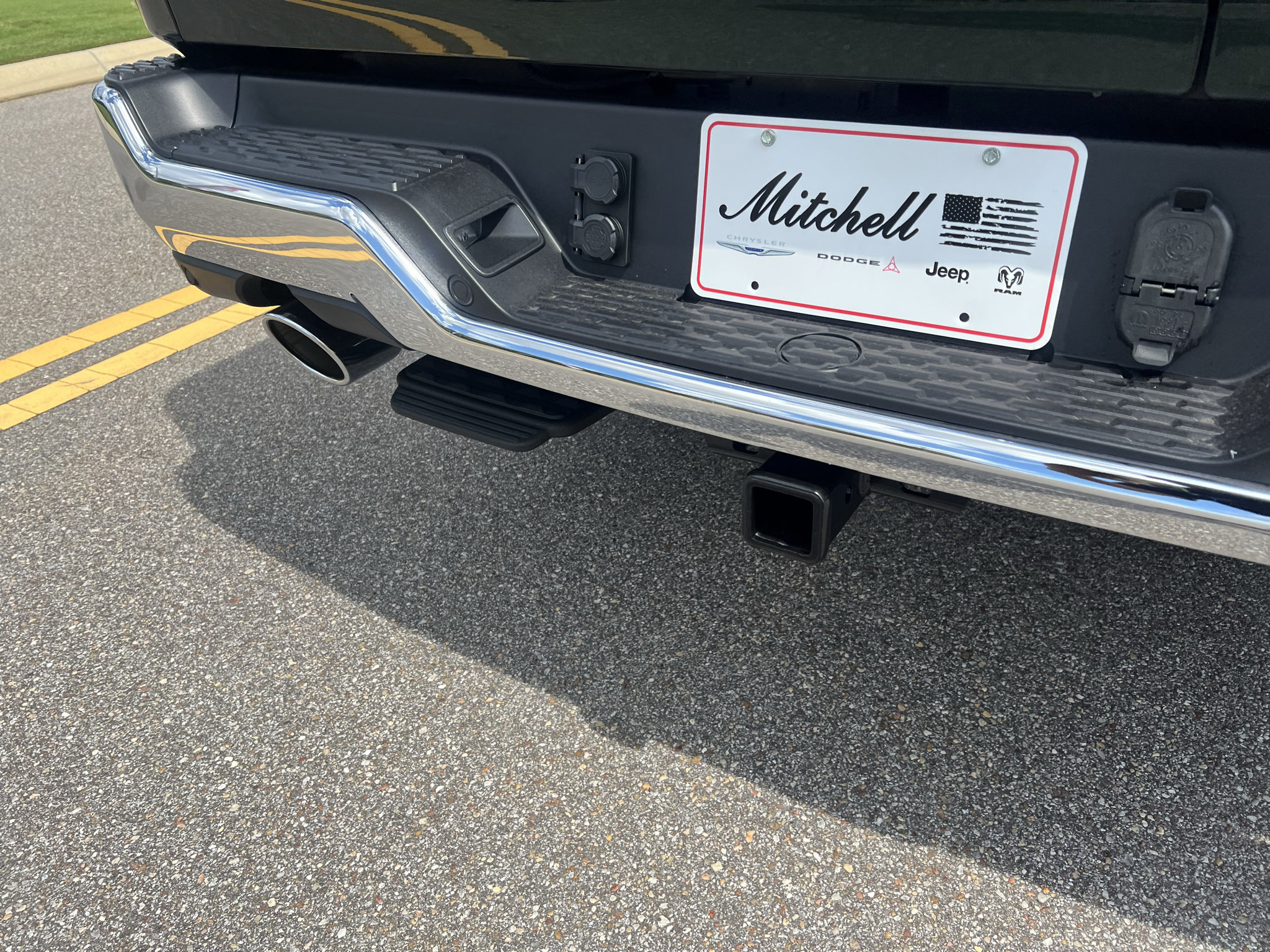 New 2027 RAM 1500 Laramie Longhorn AWD/4WD image 9