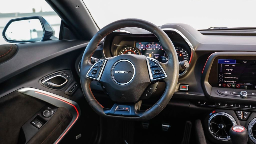 Used 2020 Chevrolet Camaro ZL1 image 16