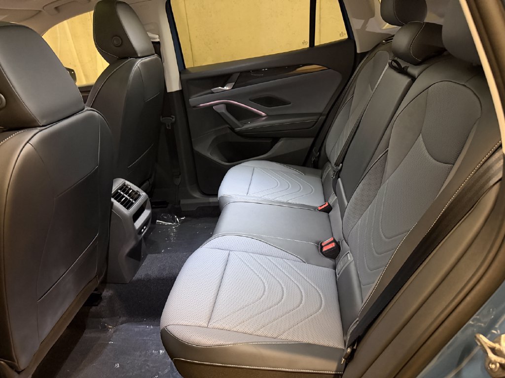 New 2026 Volkswagen Tiguan SE AWD/4WD image 23