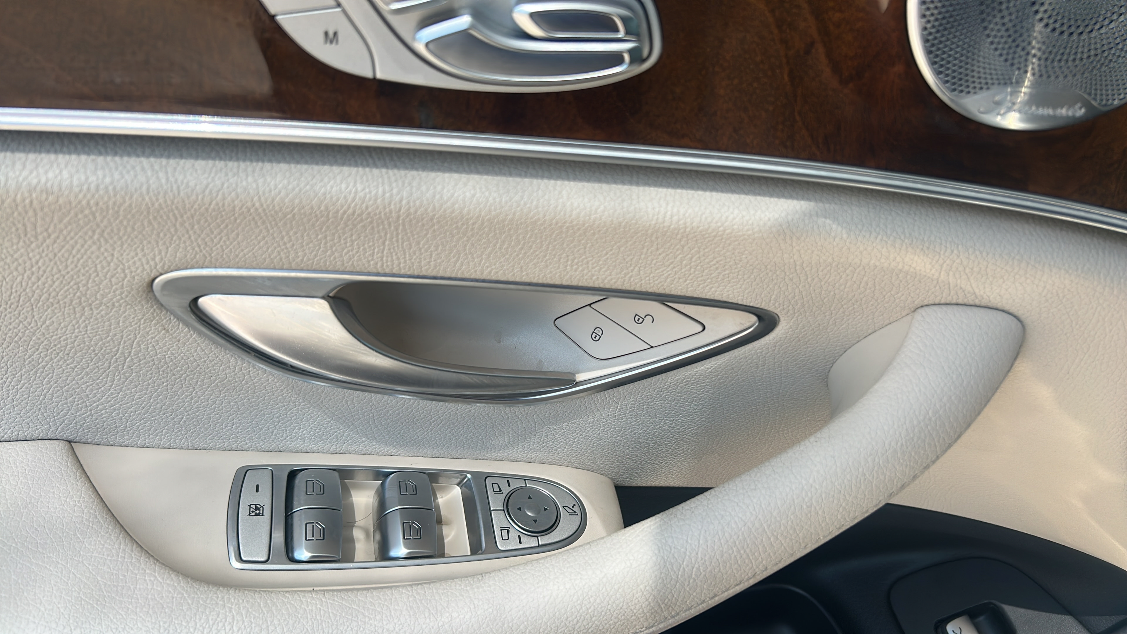 Used 2018 Mercedes-Benz E 300 image 12