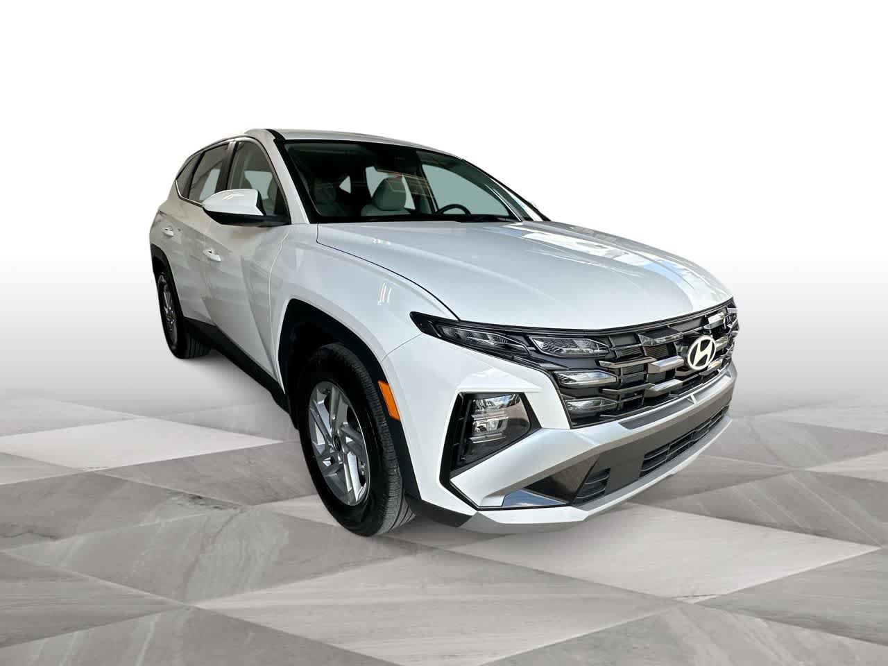 Used 2026 Hyundai Tucson SE FWD image 2