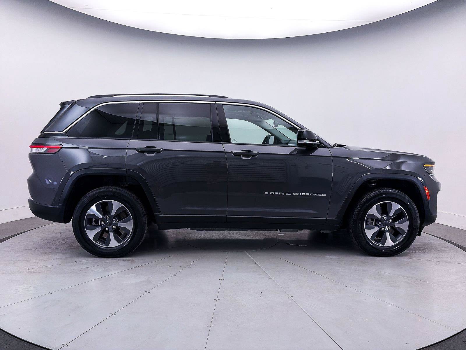 Used 2022 Jeep Grand Cherokee Limited 4xe AWD/4WD image 42
