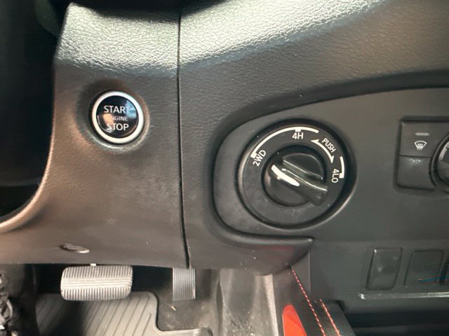 Used 2024 Nissan Frontier PRO-4X w/ Technology Package AWD/4WD image 25