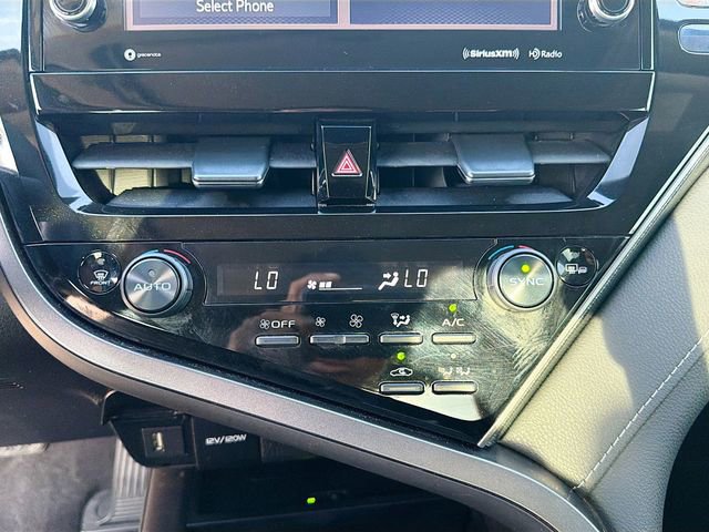 Used 2021 Toyota Camry XSE image 32