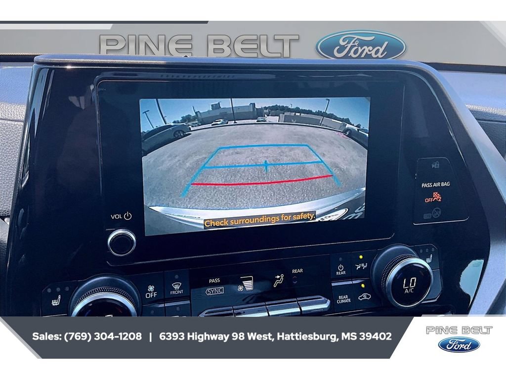 Used 2024 Toyota Highlander XLE AWD/4WD image 15