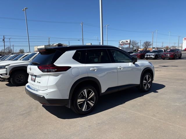 Used 2025 Nissan Rogue SL w/ SL Premium Package image 3