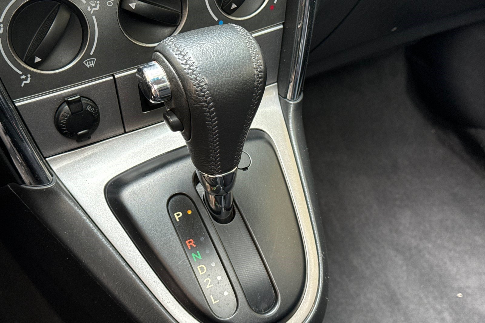 Used 2008 Toyota Matrix XR FWD image 16