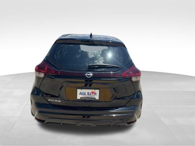 New 2025 Nissan Kicks Play S image 8