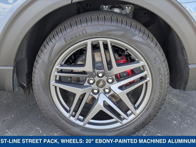 Used 2025 Ford Explorer ST-Line w/ Premium Package image 9