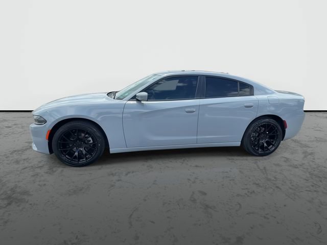 Used 2022 Dodge Charger SXT w/ Leather Interior Group RWD image 5