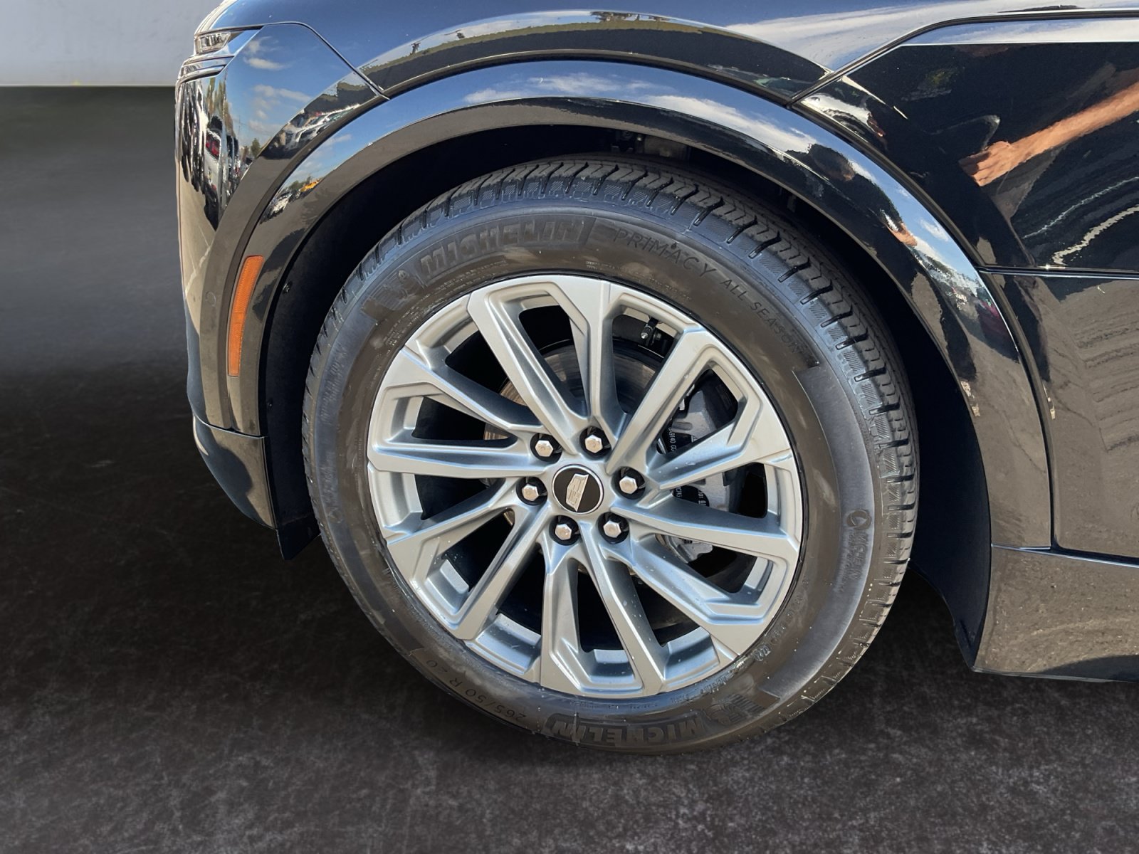 Used 2024 Cadillac Lyriq Sport AWD/4WD image 9