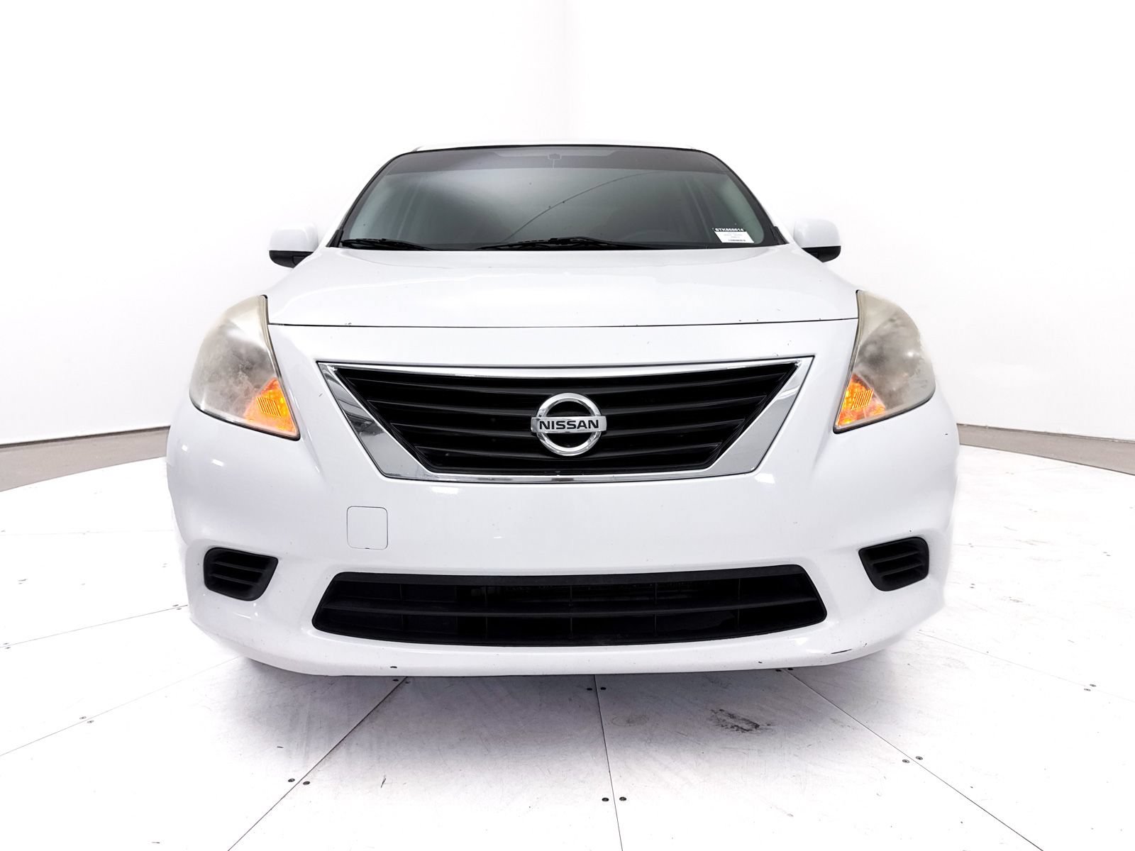 Used 2014 Nissan Versa SV FWD image 6