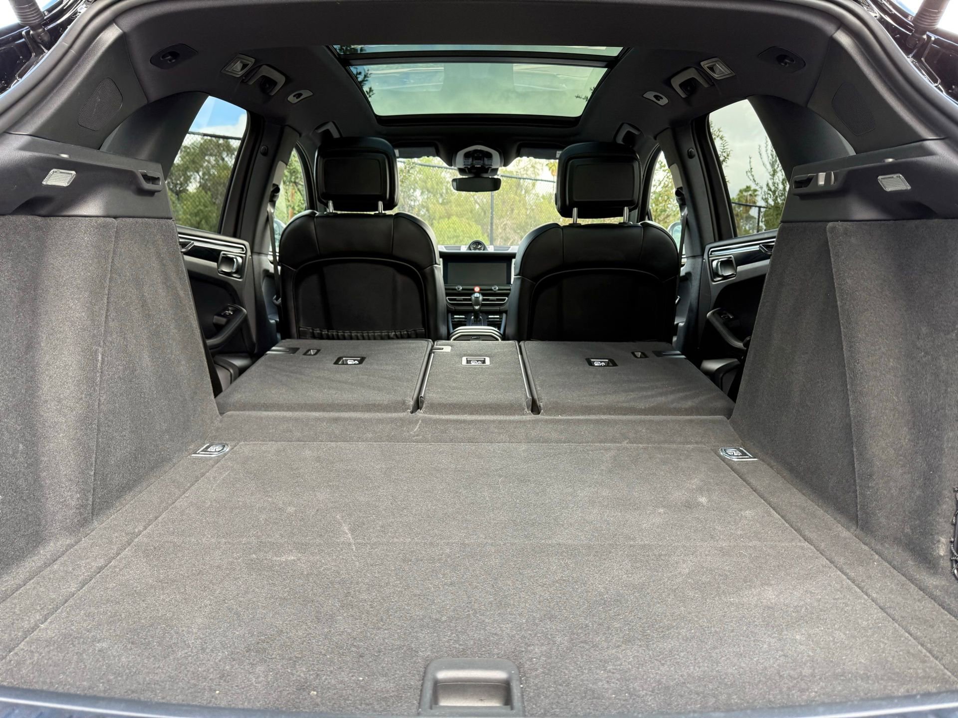 Certified 2024 Porsche Macan image 35