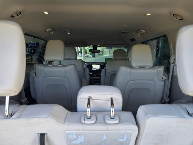 Used 2020 Chrysler Pacifica Touring-L FWD image 27