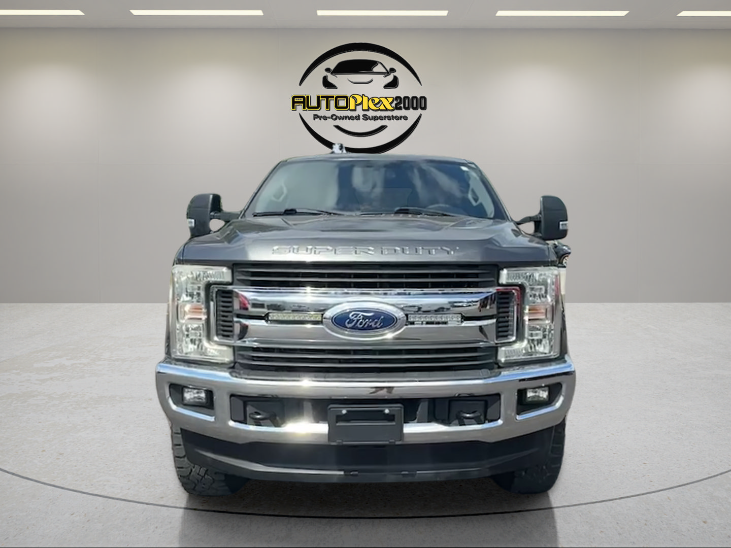 Used 2017 Ford F250 XLT w/ XLT Value Package AWD/4WD image 2